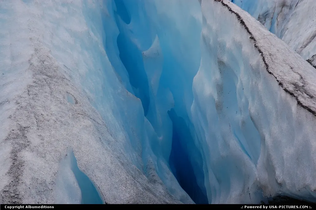 World of Ice: Worthington Glacier near Valdez.