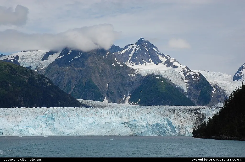Meares Glacier, Alaska. For the complete webgallery: www.alaska-editions.nl