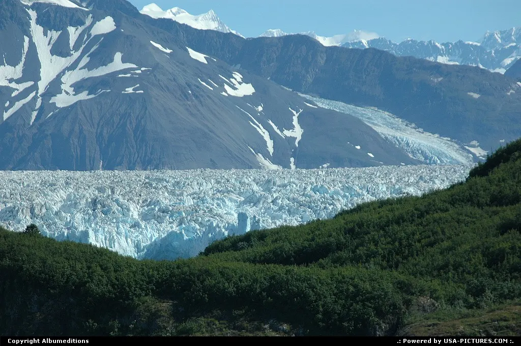 Hubbard Glacier, river of ice. For the complete webgallery: www.alaska-editions.nl