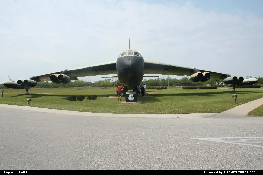 The b520 bomber