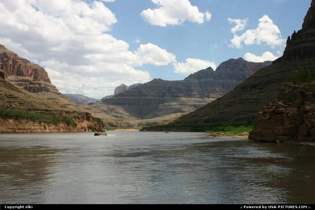 Boat riding the canyon