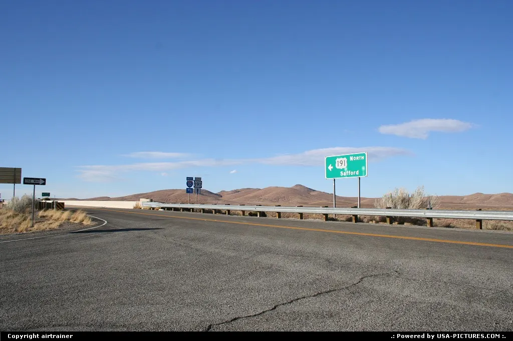 leaving Tucson on the I10, going north on the road 191, almost deserted...