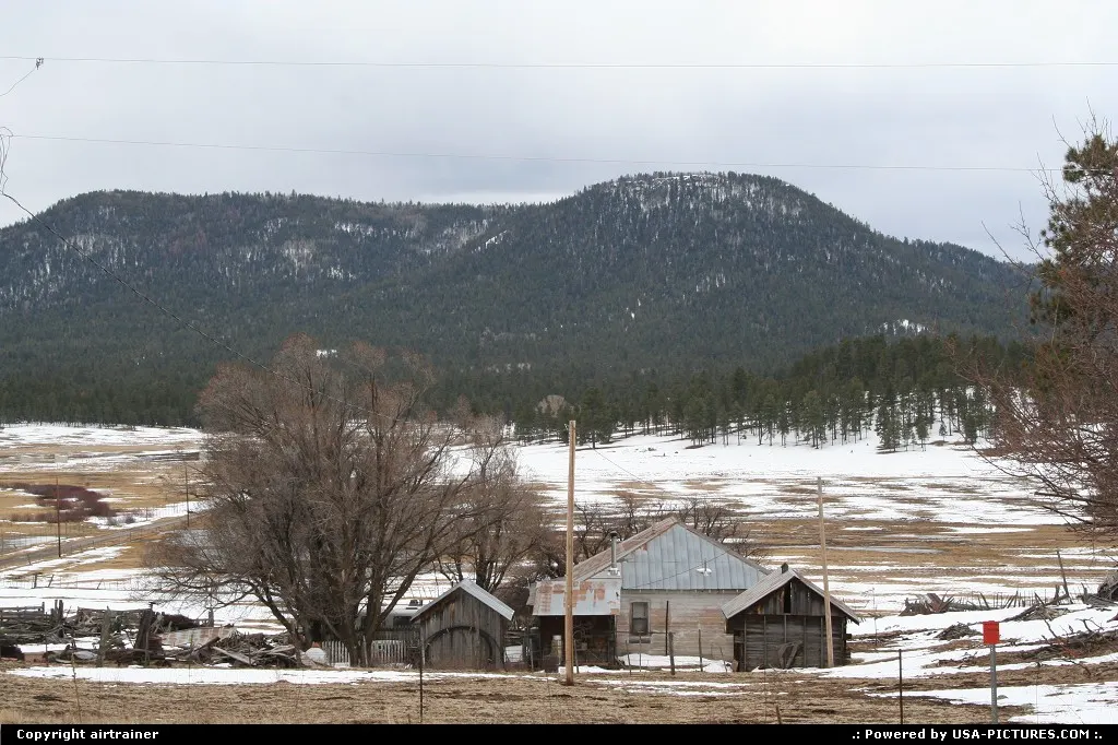 Old house in Nutrioso, a small town on the road 180/191, in the Apache National Forest