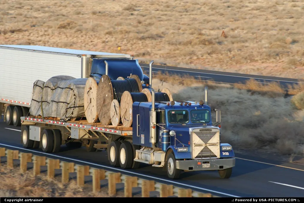 Arizona Petrified Forest truck, interstate