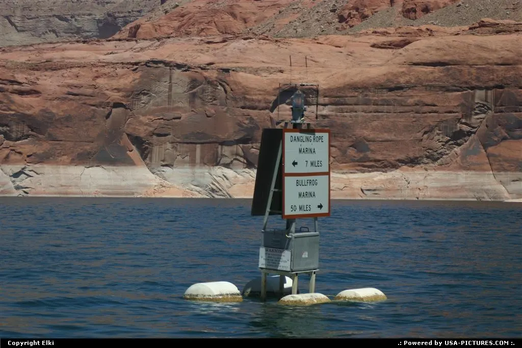 Lake Powell. Navigation on the lake.