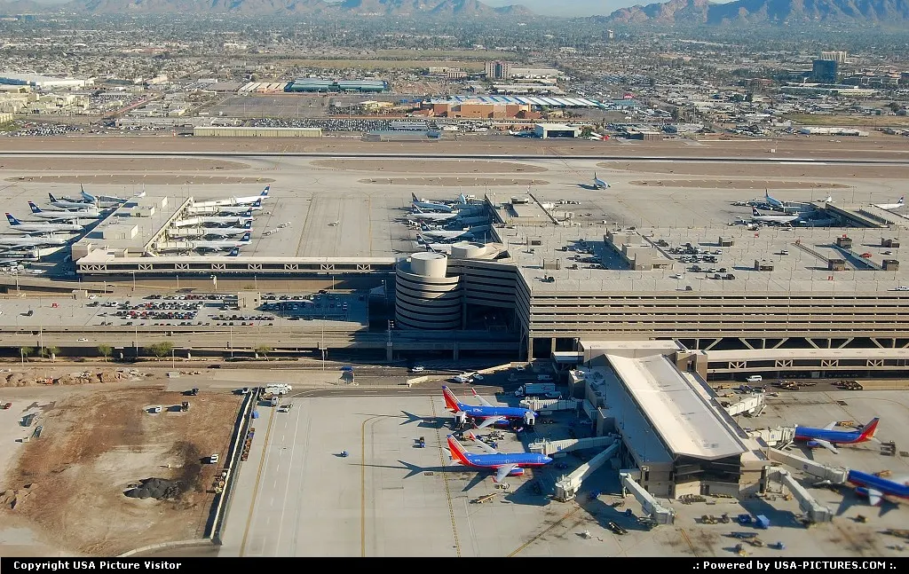 PHX - Phoenix Sky Harbor International Airport Terminal 4