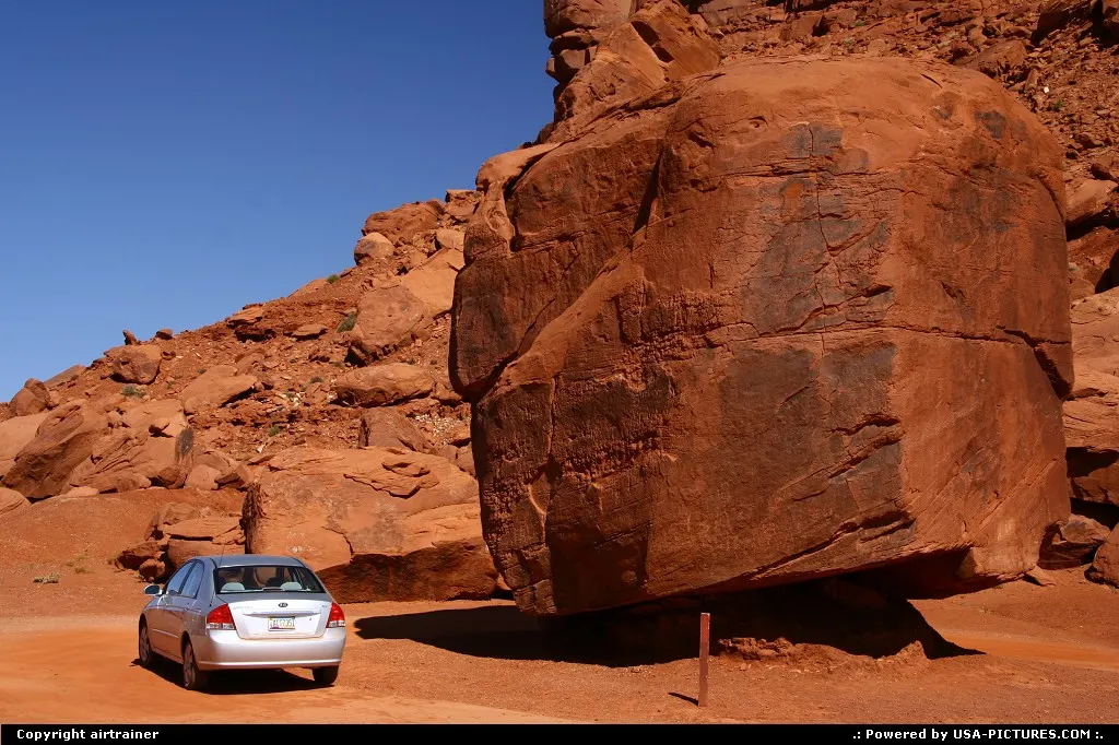 Monument Valley. How big is this rock !