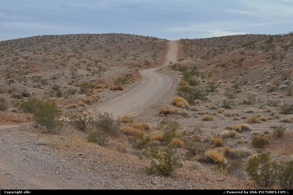 Kingman wash, this road bring you to lake mead shore