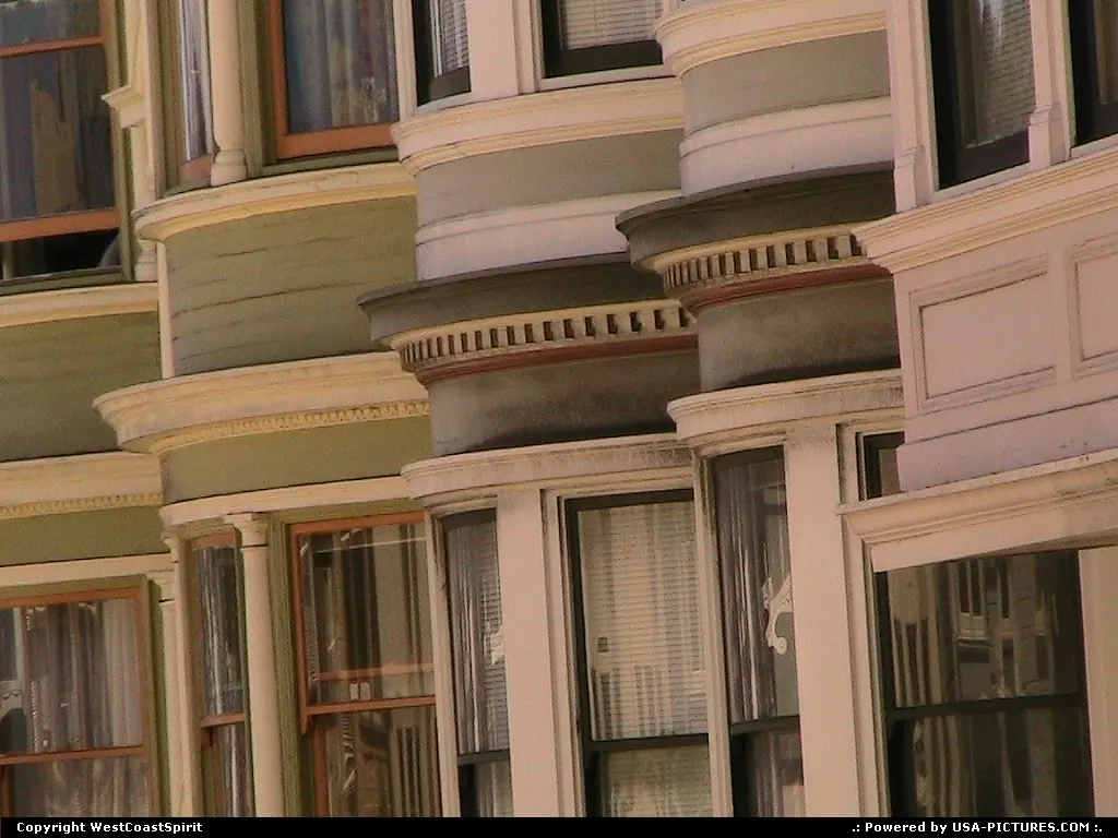 Definitively San Francisco! Very typical wooden and rounded shaped houses