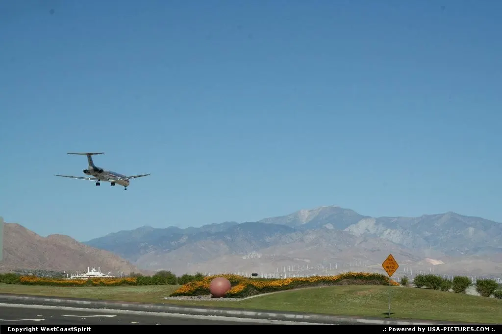 American Airlines MD80 arriving in the desert, at Palm Springs International Airport.