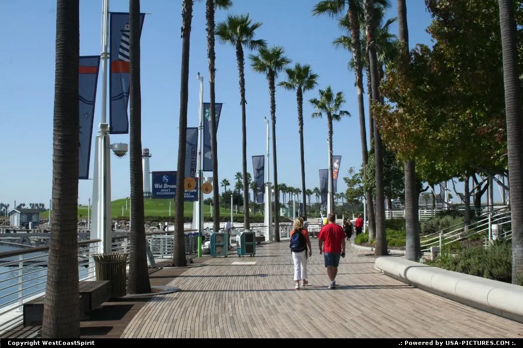 Walking and roaming around Raimbow Harbor in downtown Long Beach at the Marina.