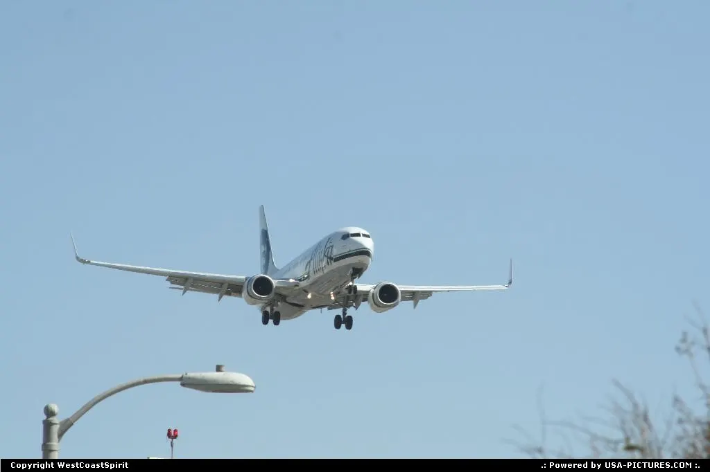 Planes watching around LAX.