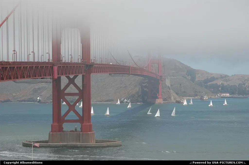 Golden Gate, San Francisco. For multimedia slideshow: www.album-editions.nl