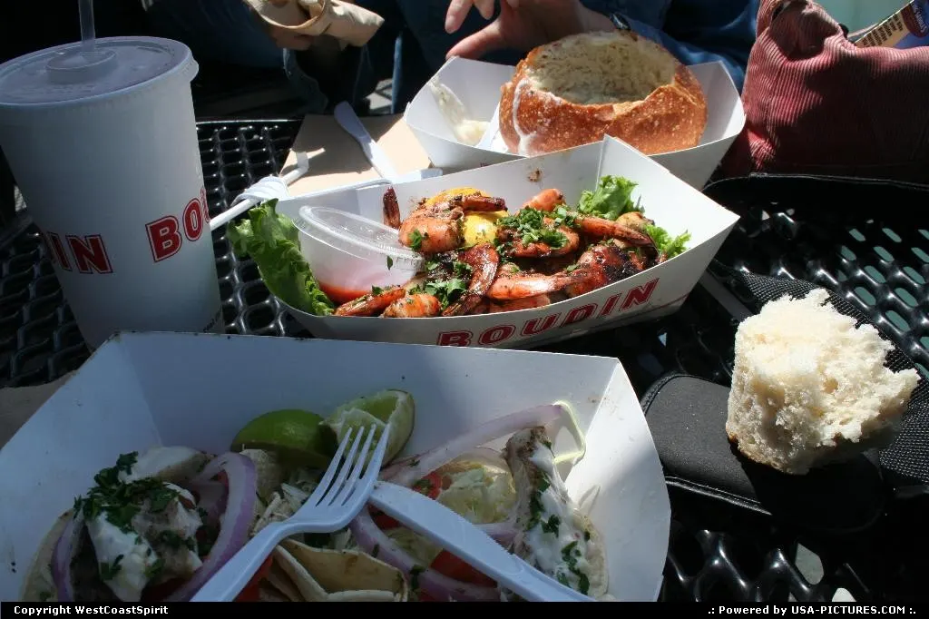 Nice quick and light lunch in Pier 39 (technically Pier 41) Fisherman's Wharf.