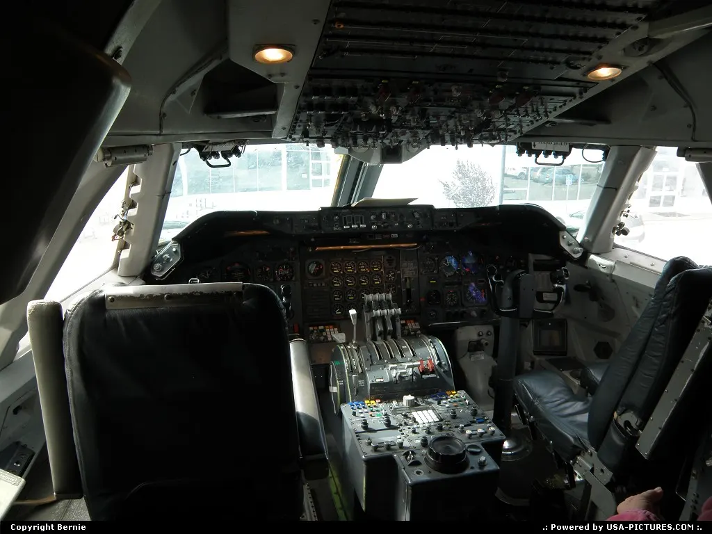 San Carlos California 747