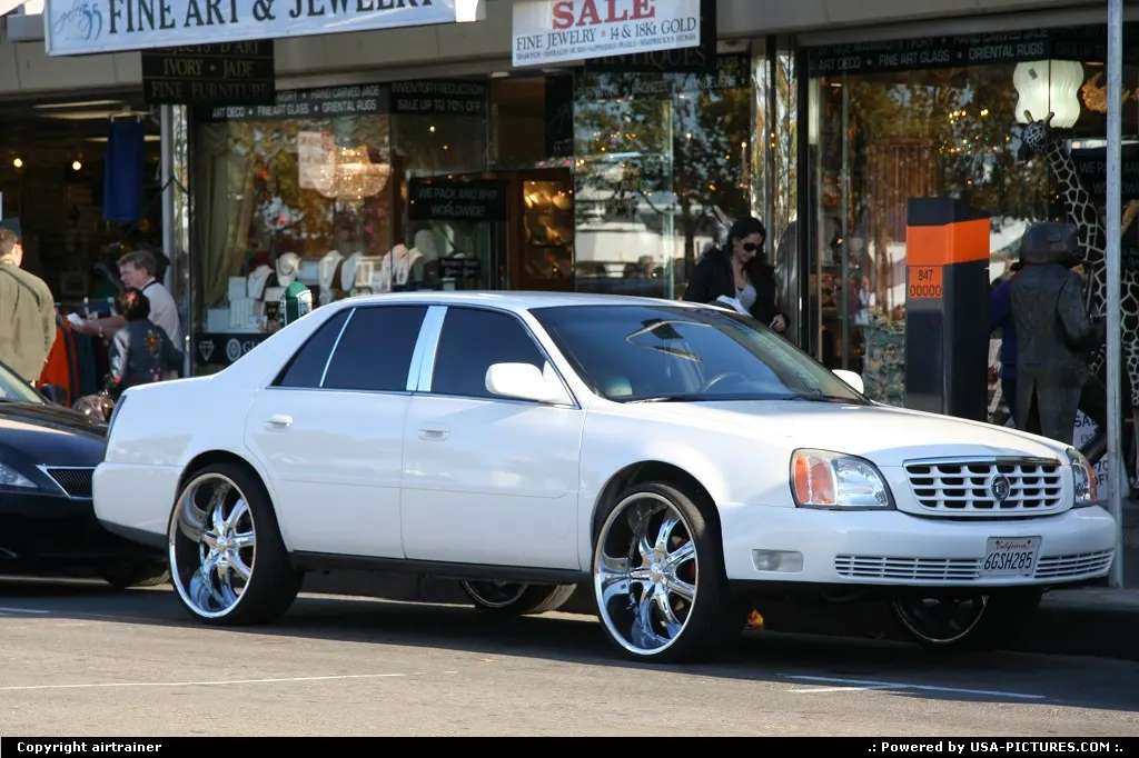This car really has some huuuuge alloy wheels !