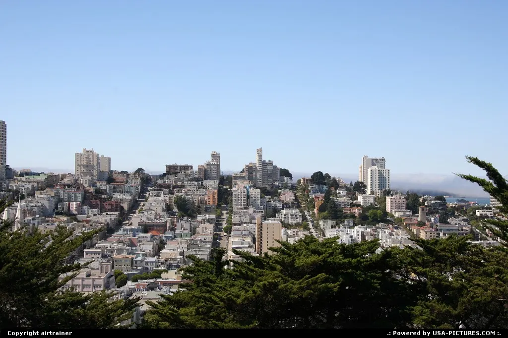 Overview of the city from the Coit Tower.