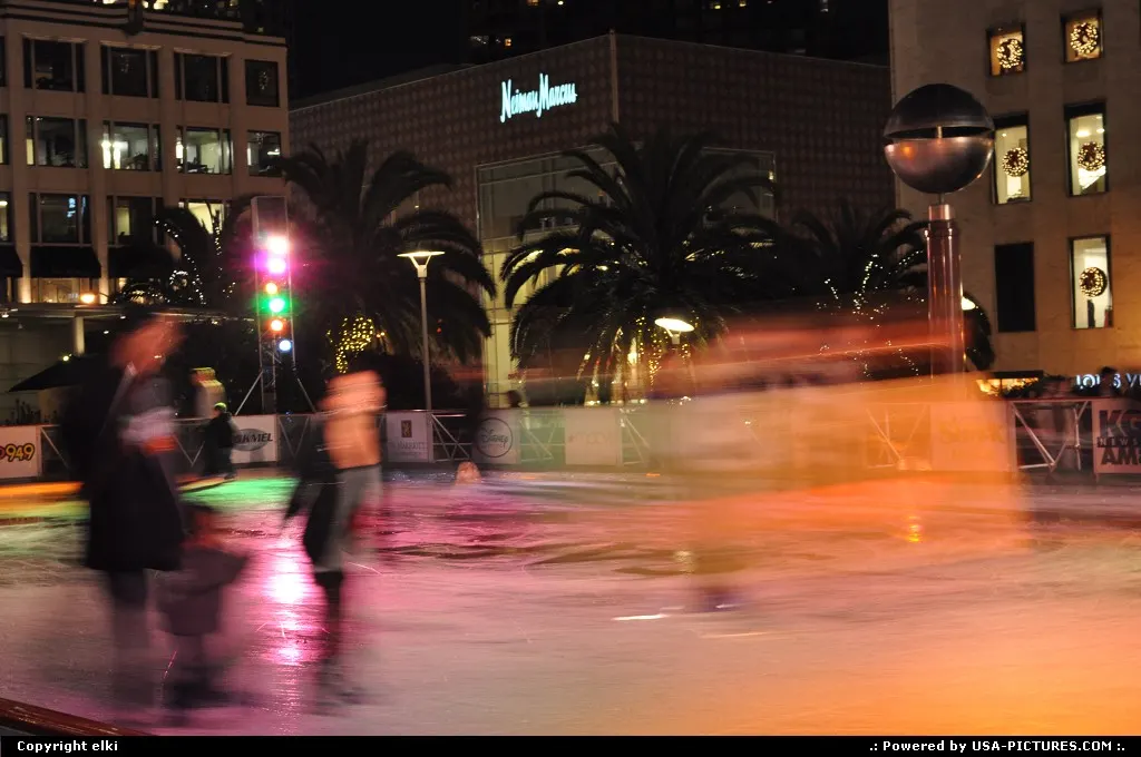 union square' ice riking, chrismas time at San Francisco