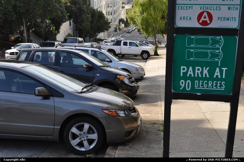 Park warning on lombard street