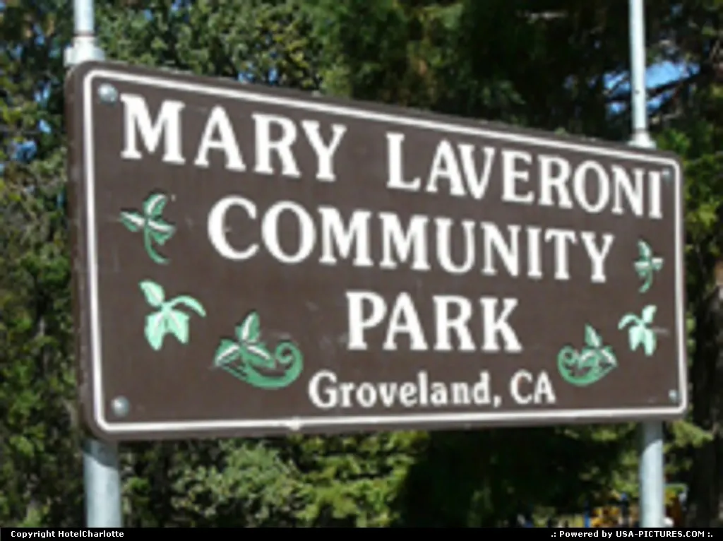 Mary Lavaroni Community Park in the center of Groveland