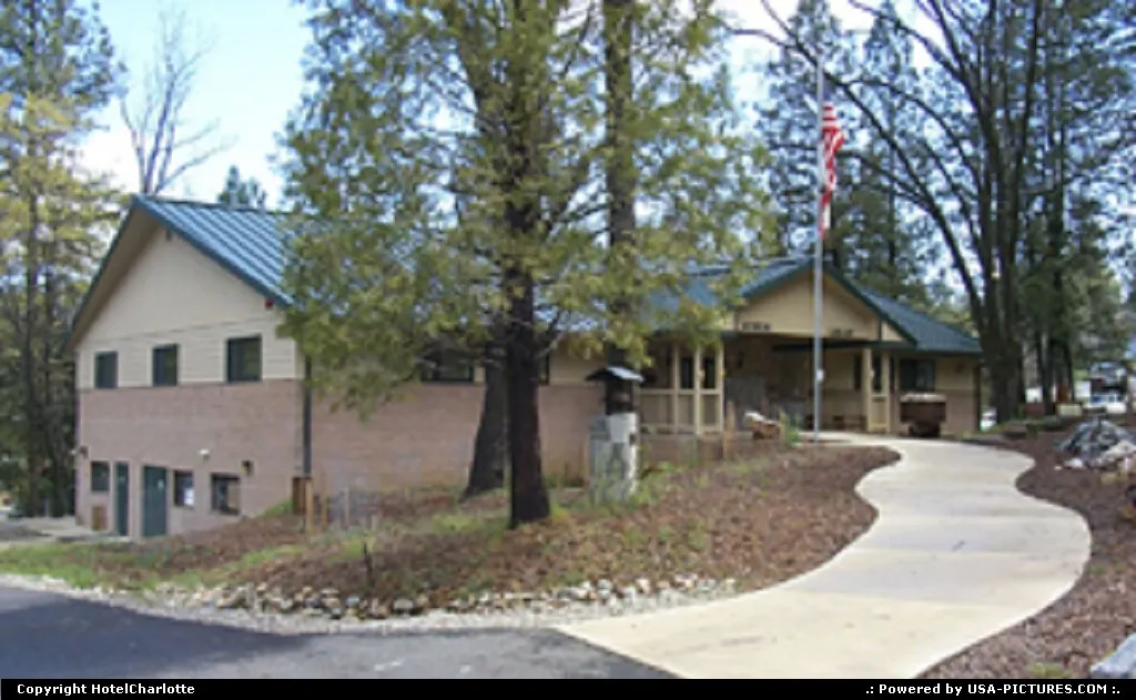 Groveland Museum and Library