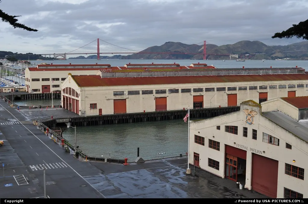 Fort Mason, this old military facility is now a complex shop, restaurant, museum.