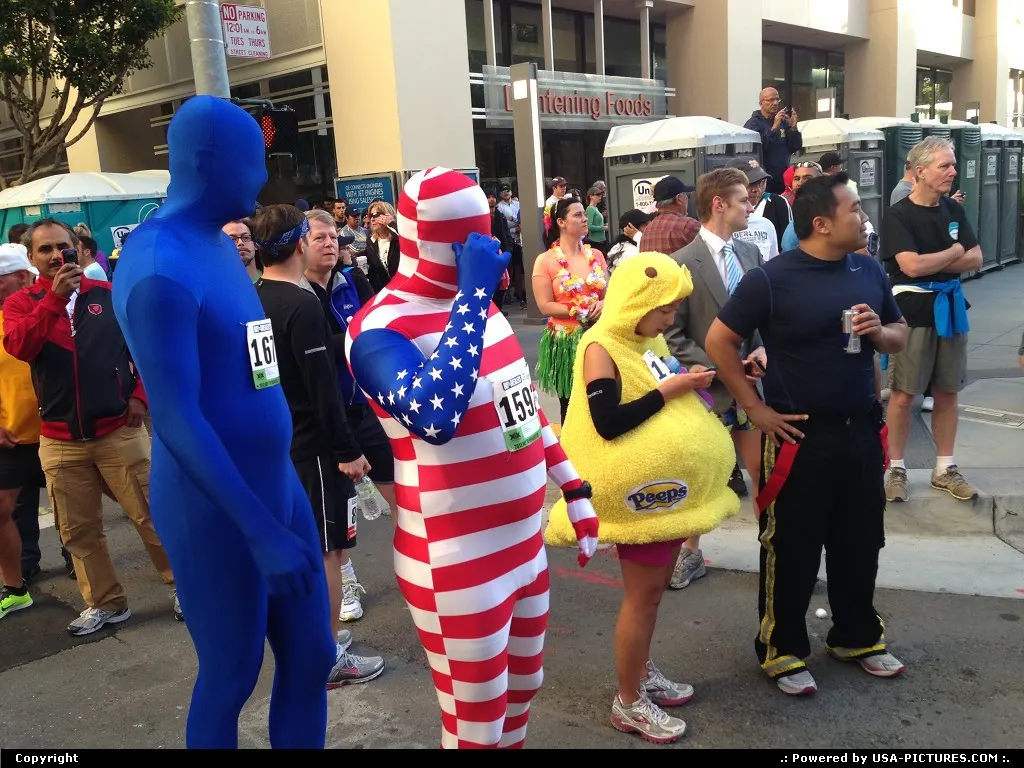 The eclectic crowd for Bay to breakers 2013.