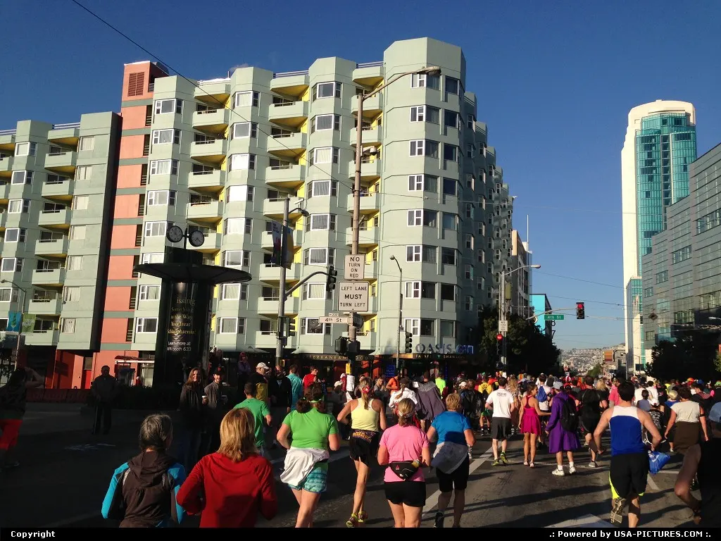 The eclectic crowd for Bay to breakers 2013.