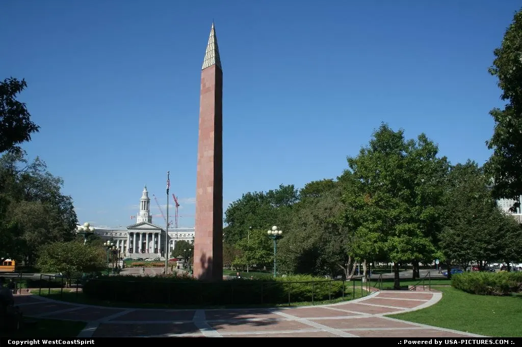 Another view of the Mall and the City Hall.