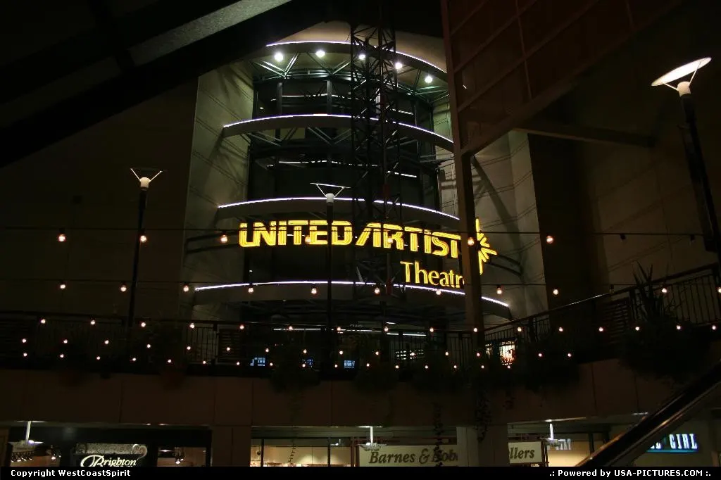 Movies Theater, in downtown Denver. Nice light bubbles effect here.