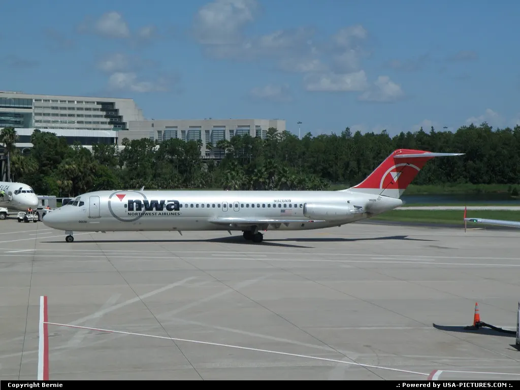 It's time for this 39 years old DC-9 to bring me to Memphis !
