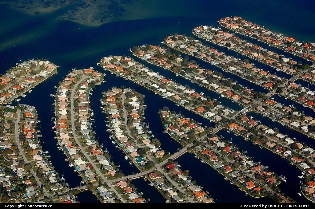 Homes on approach to TPA - Tampa International Airport