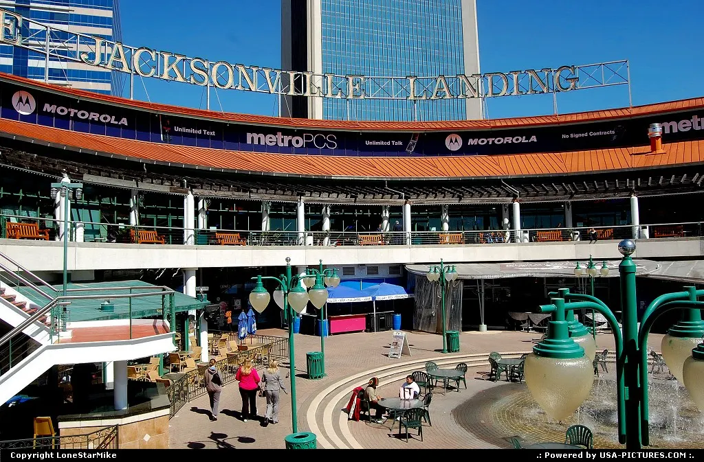 Outdoor Plaza at Jacksonville Landing