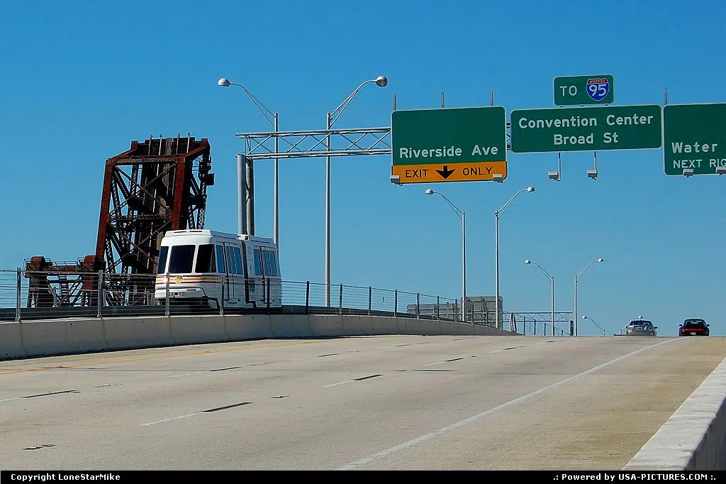 Jacksonville Skyway - the local people mover system