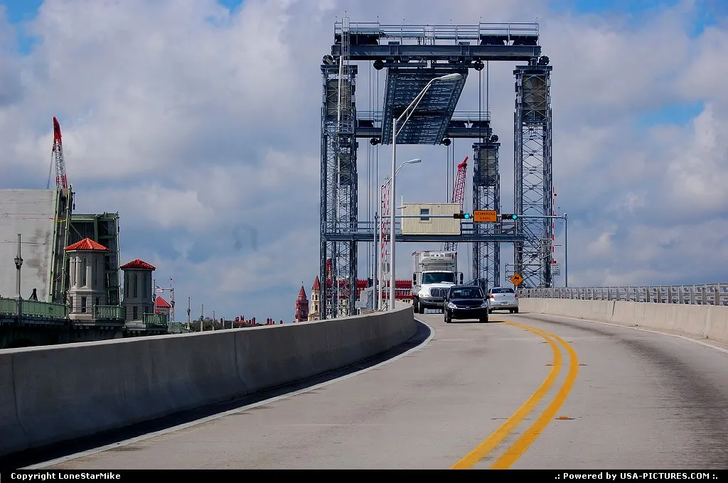 Bridge of Lions at far left.