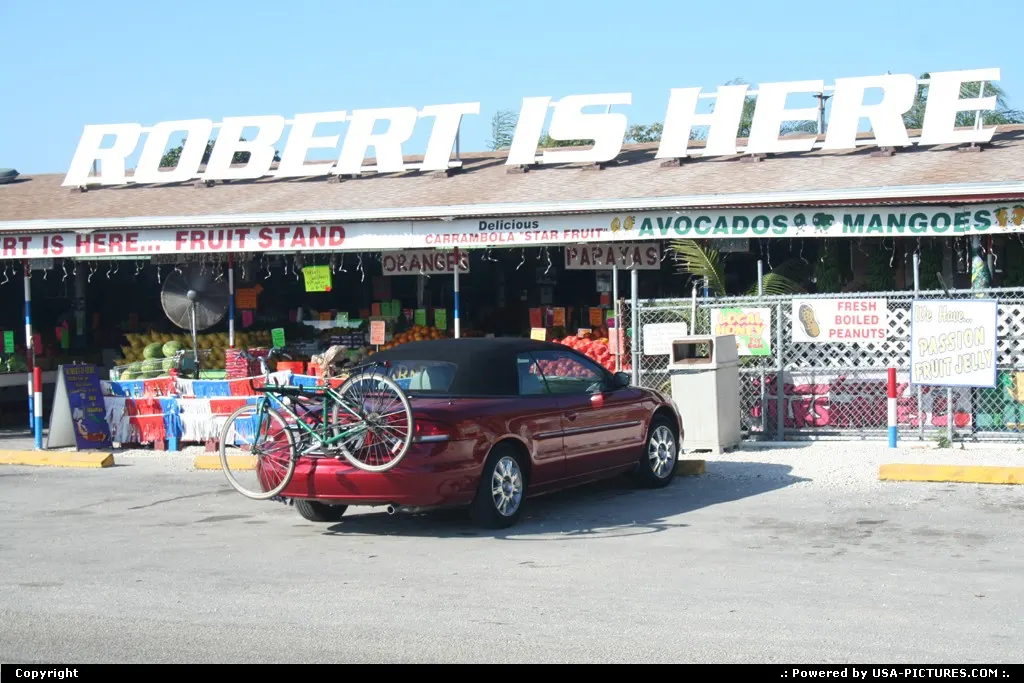 Fresh fruit stand, on the way to everglades