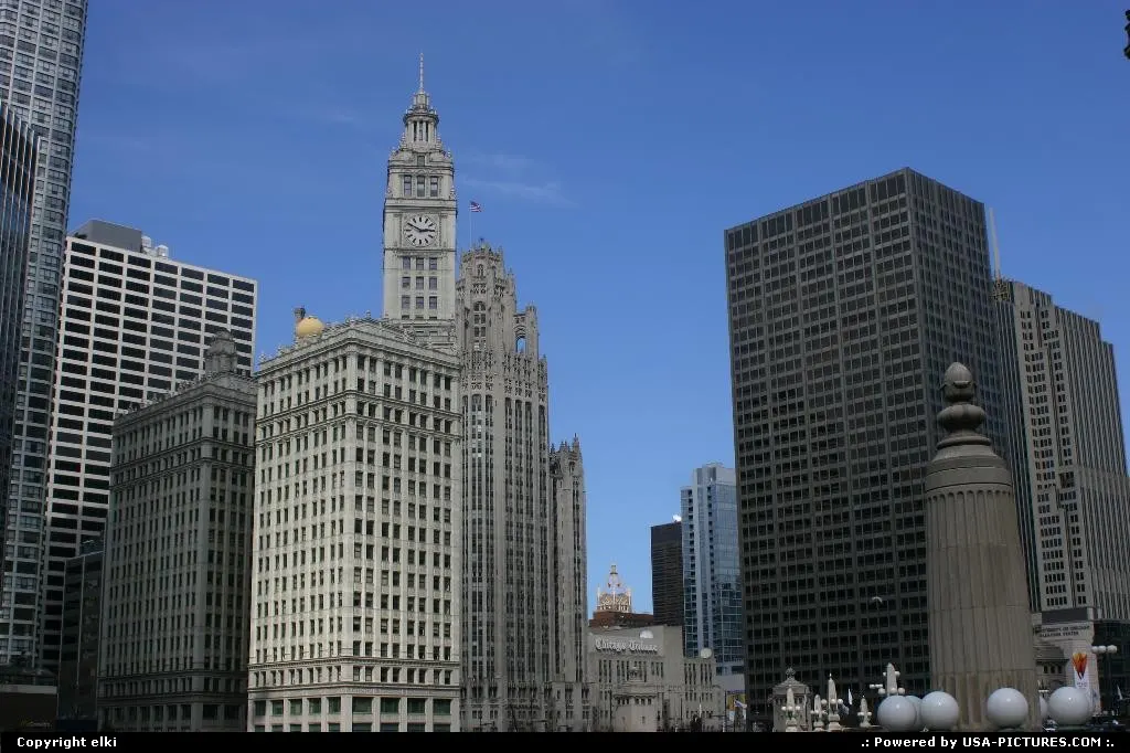 Dowtown Chicago, for me one of the most beautiful downtown in north america.
