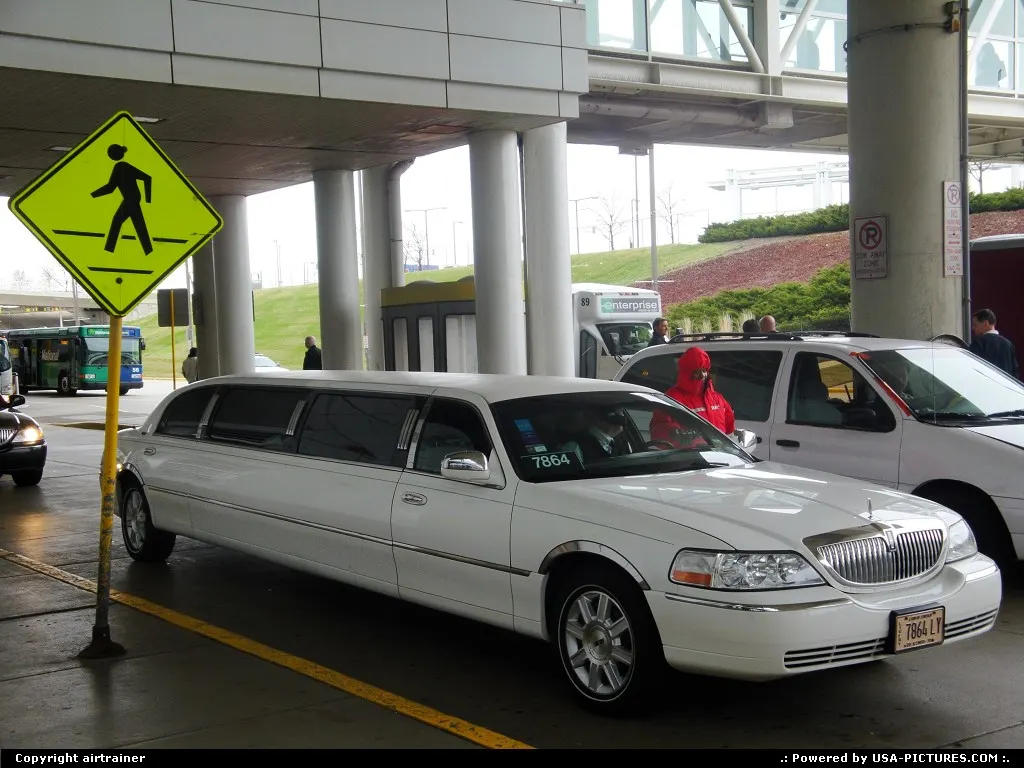 the first car we saw during this trip, here awaiting some (lucky) passengers at ORD...