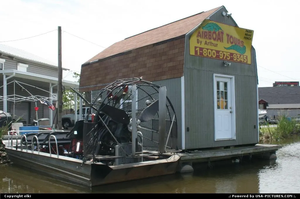 Discover the bayou by airboat, landscape, wildlife, great captain !!