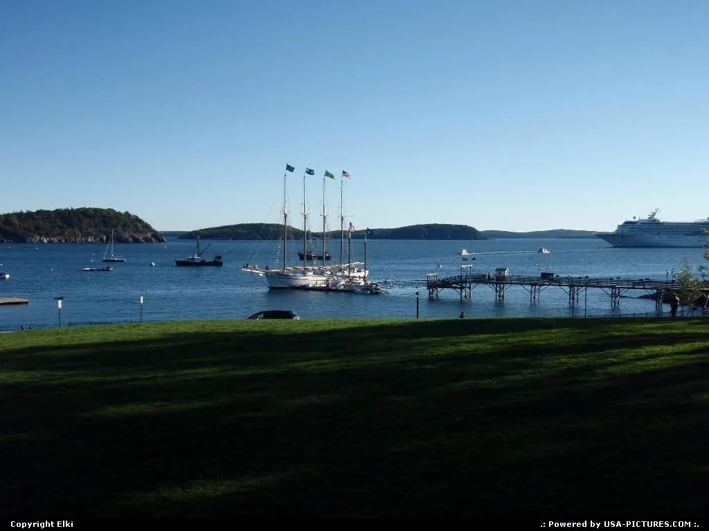 The Bay, with cruises boats