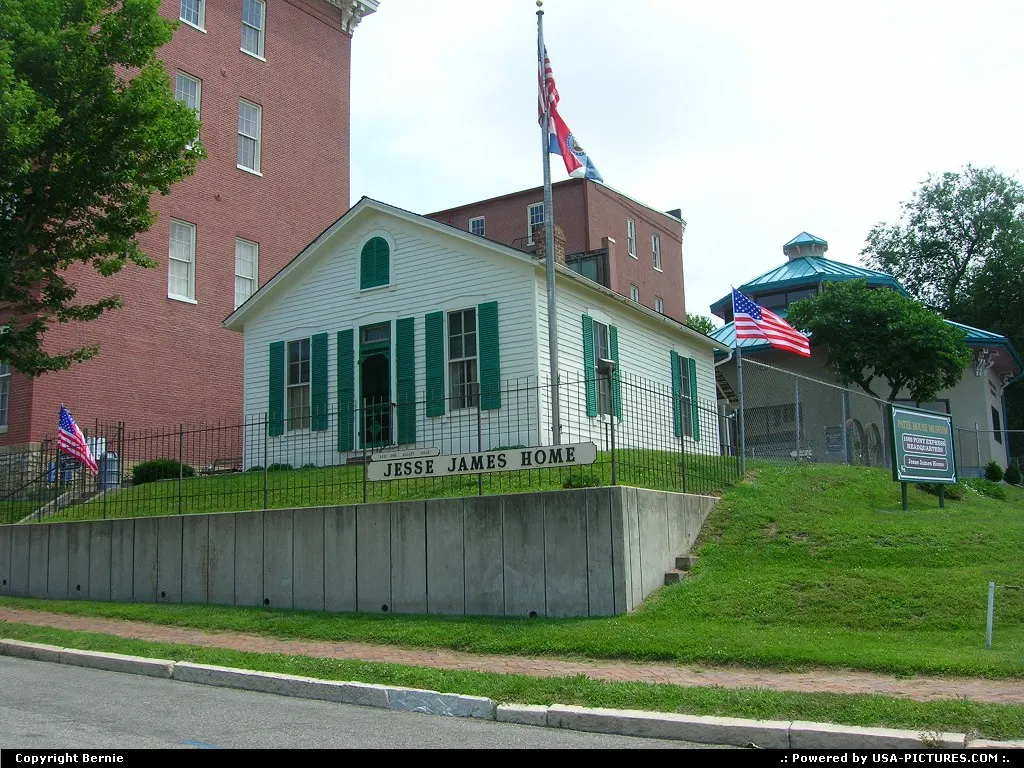 Jesse James last home, where he was shot down on april 3rd 1892