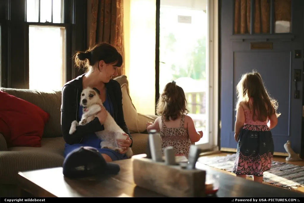 Alissa playing with the girls.