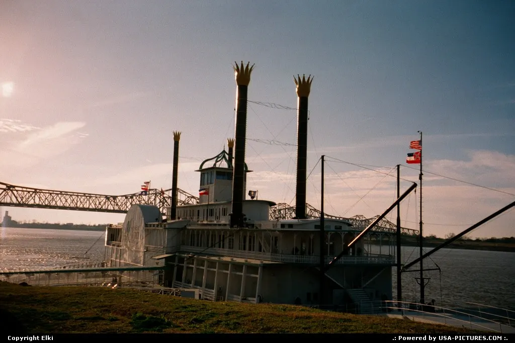 Steam boat awaiting, Mississippi River