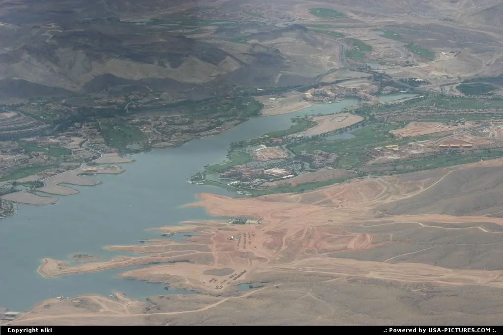 Arriving around Lake Mead, Las Vegas beach