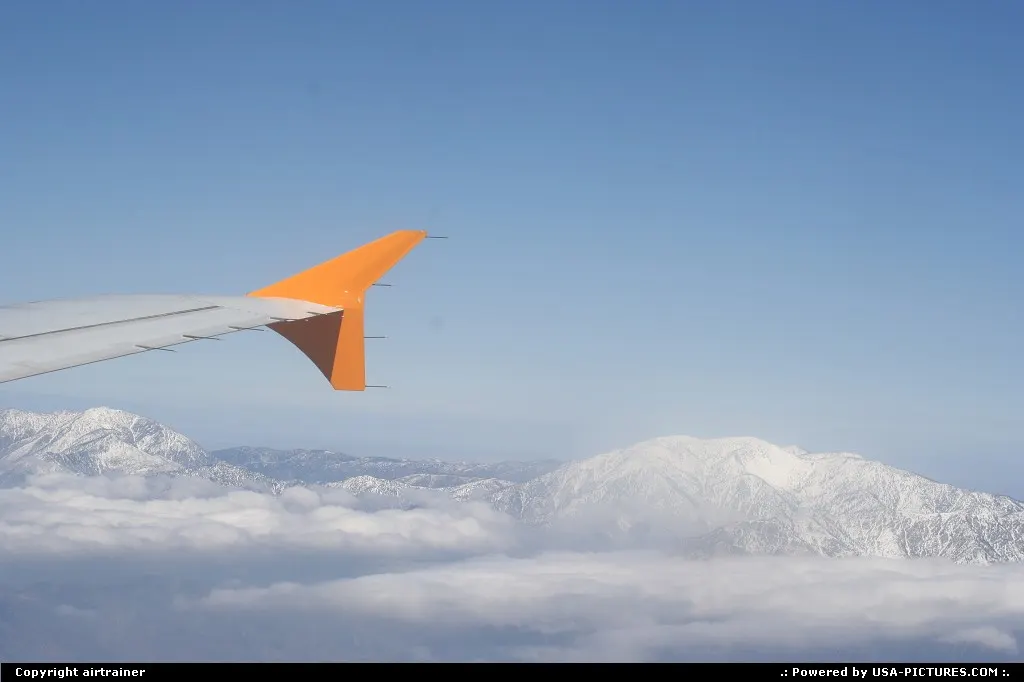 Overview of the mountains between Las Vegas and Los Angeles...