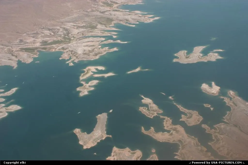 Lake mead, on the way to Grand Canyon