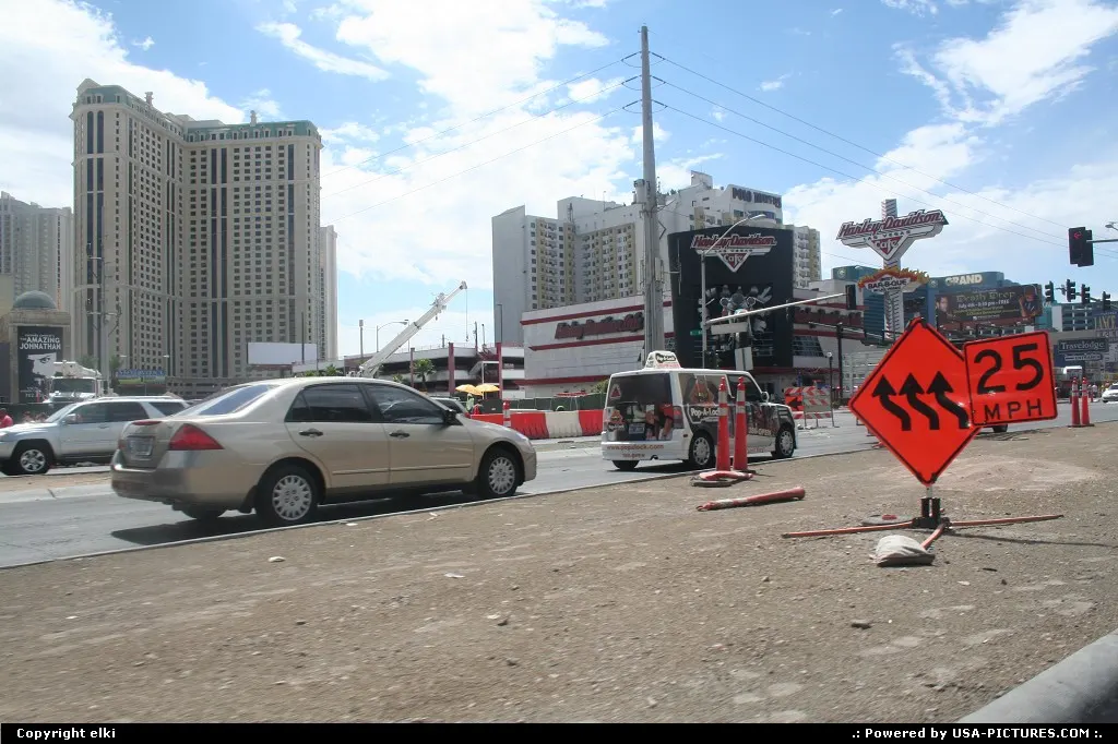 Work zone on the strip, Las Vegas is permanently on move, there was (is ?) a lot of con...