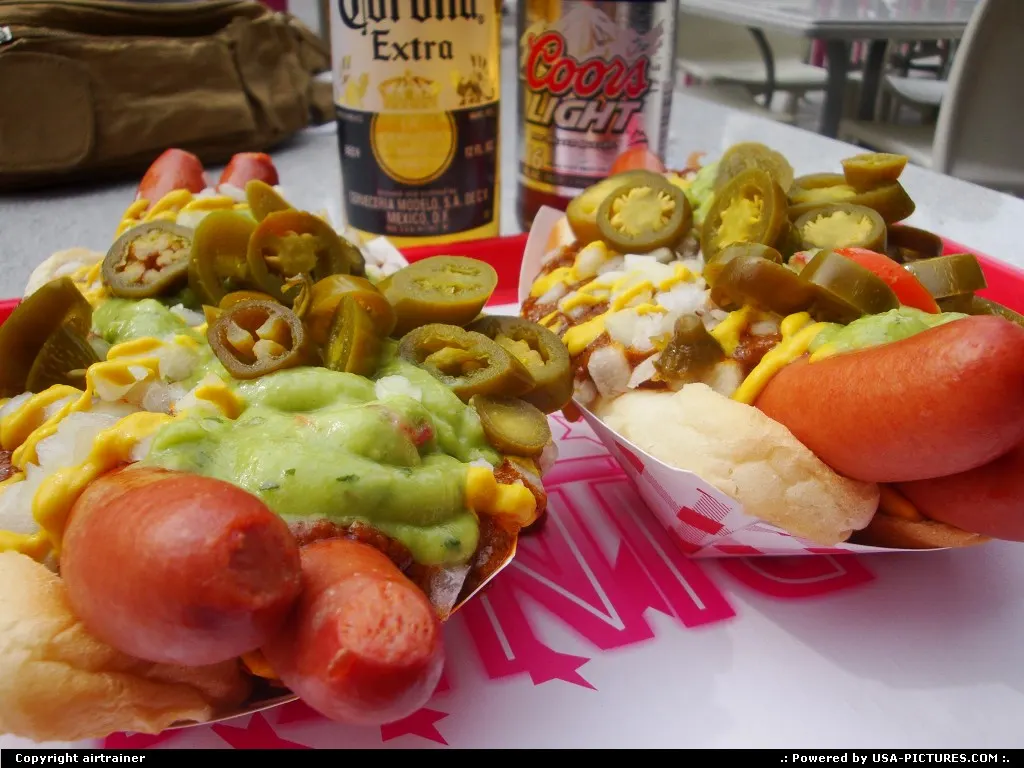 Pink's hot dogs, something you should try in Vegas !