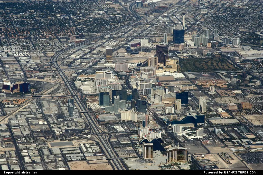 Overview of the Strip before landing, what a view !