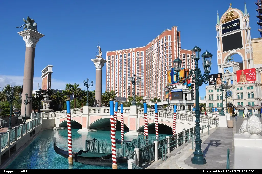 the venetian casino, one of the most famous hotel/casino of the las vegas' strip